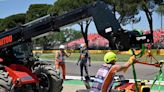 Fórmula 1: los accidentes de Fernando Alonso y Sergio Pérez en la última caótica sesión de entrenamientos en Ímola