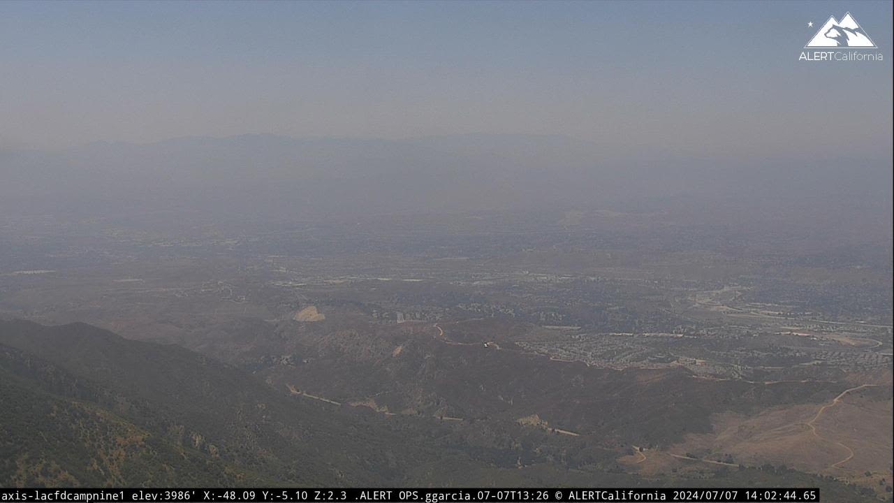 Evacuation orders issued as fast-moving vegetation fire threatens Santa Clarita homes