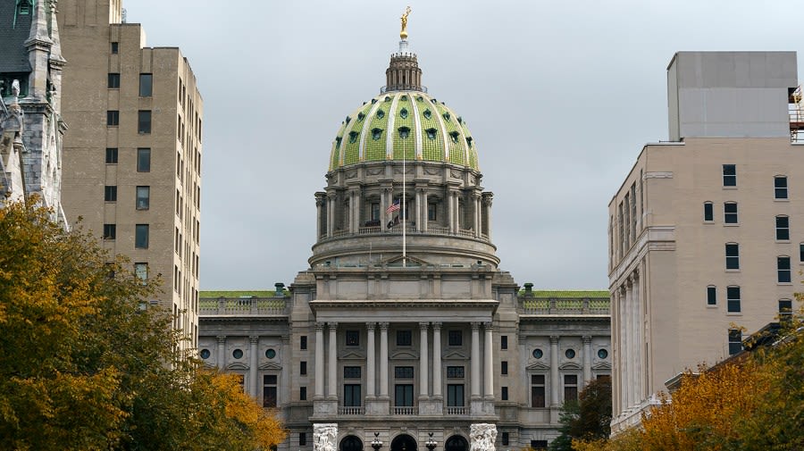 Pennsylvania capitol evacuated after bomb threat