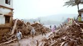 Una serie de deslizamientos de tierra mataron a 93 personas y enterraron a muchas otras en el sur de la India