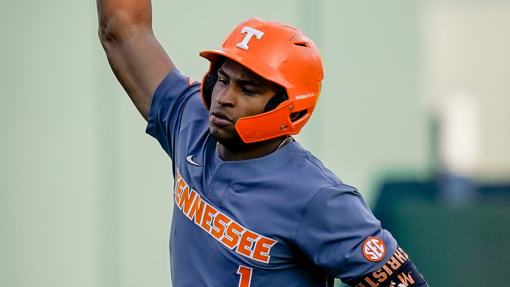 Tennessee baseball wins third straight series vs. Vanderbilt, moves into first-place tie in SEC