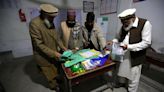Pakistán vota en unas elecciones generales bajo una fuerte alerta de seguridad