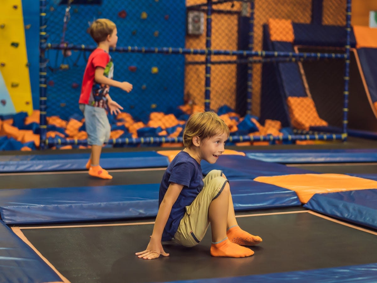 Father sends sweet message to trampoline park teens in viral video