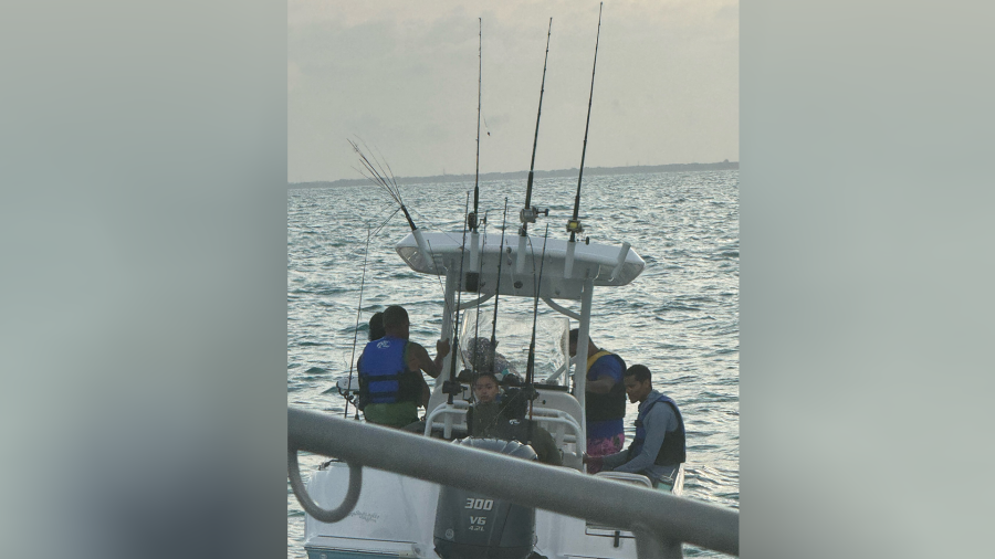 Coast Guard rescues 7 after lightning strike disables boat in Florida