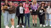 Desopilante: carrera de perros salchichas en la liga canadiense de fútbol