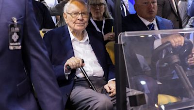 Berkshire Reports Strong Earnings and Formidable Cash Stockpile