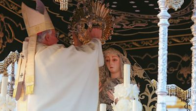 El arzobispo de Sevilla: Monseñor Saiz: “Una corona para la Madre que tanto amamos y respetamos”