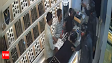 3 robbers armed with fire arms loot Kharghar jewellery store | Navi Mumbai News - Times of India