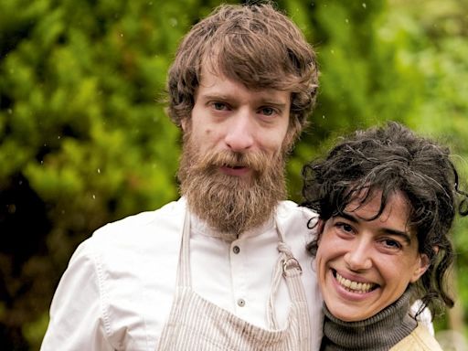 Escuela de salud: Iñaki Gómez y Lola Palacio, huerto, mar y montaña