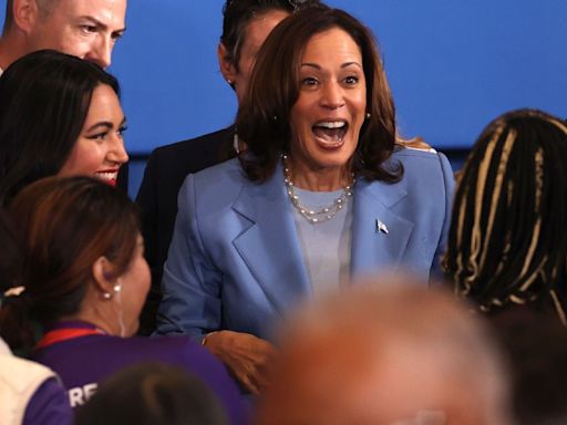 VP Harris stops by U.S. Olympic hoops practice