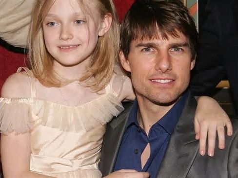 Dakota Fanning revela que Tom Cruise le envía un regalo de cumpleaños desde que grabaron War of the Worlds