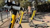 Hasta 195 mil pesos: Las Condes comenzará a multar por mal uso de scooters eléctricos - La Tercera