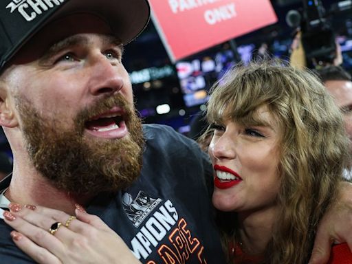 Travis Kelce Uneasy After Jason Sudeikis Asks Loaded Question About Taylor Swift