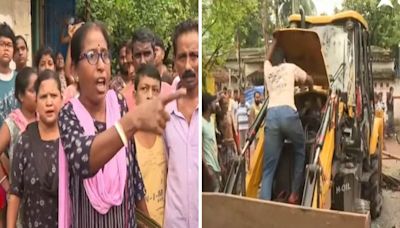 Calcutta: Class 9 student dies after being hit by excavator in Bansdroni