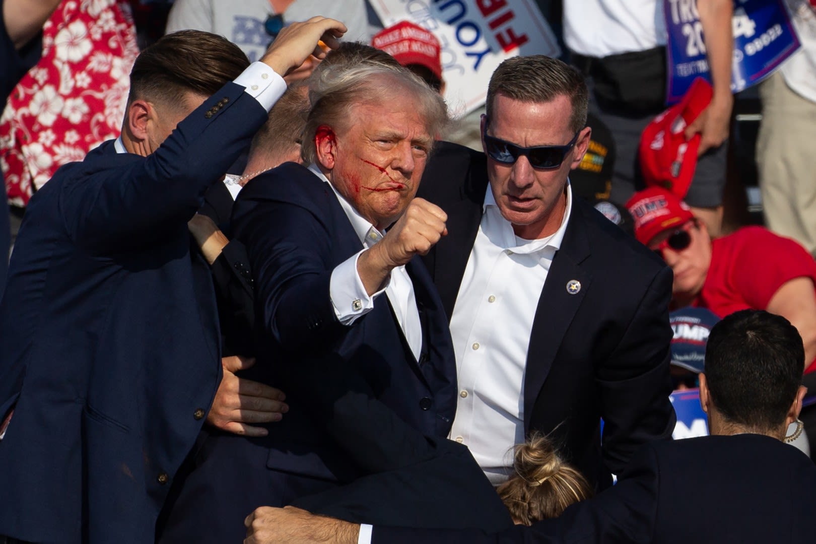 Photo shows Secret Service agent's jacket, not Trump gunshot wound