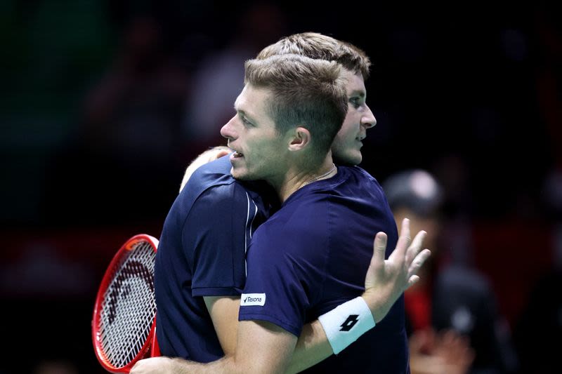 Tennis-Canada beat Britain to reach Davis Cup quarter-finals