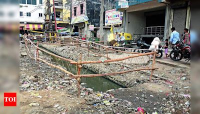 Death Haunts Drains in Ghazipur Due to Negligence of Authorities | Delhi News - Times of India