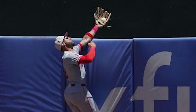 MLB／「神鱒」受傷！天使中外野換他扛 蹬牆美技沒收首局首打席全壘打