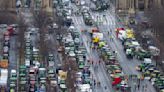 Thousands of tractors block traffic in central Berlin