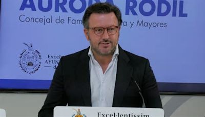 Elche deroga una norma socialista de 1997 que obligaba a los funcionarios a «dirigirse inicialmente en valenciano» al público