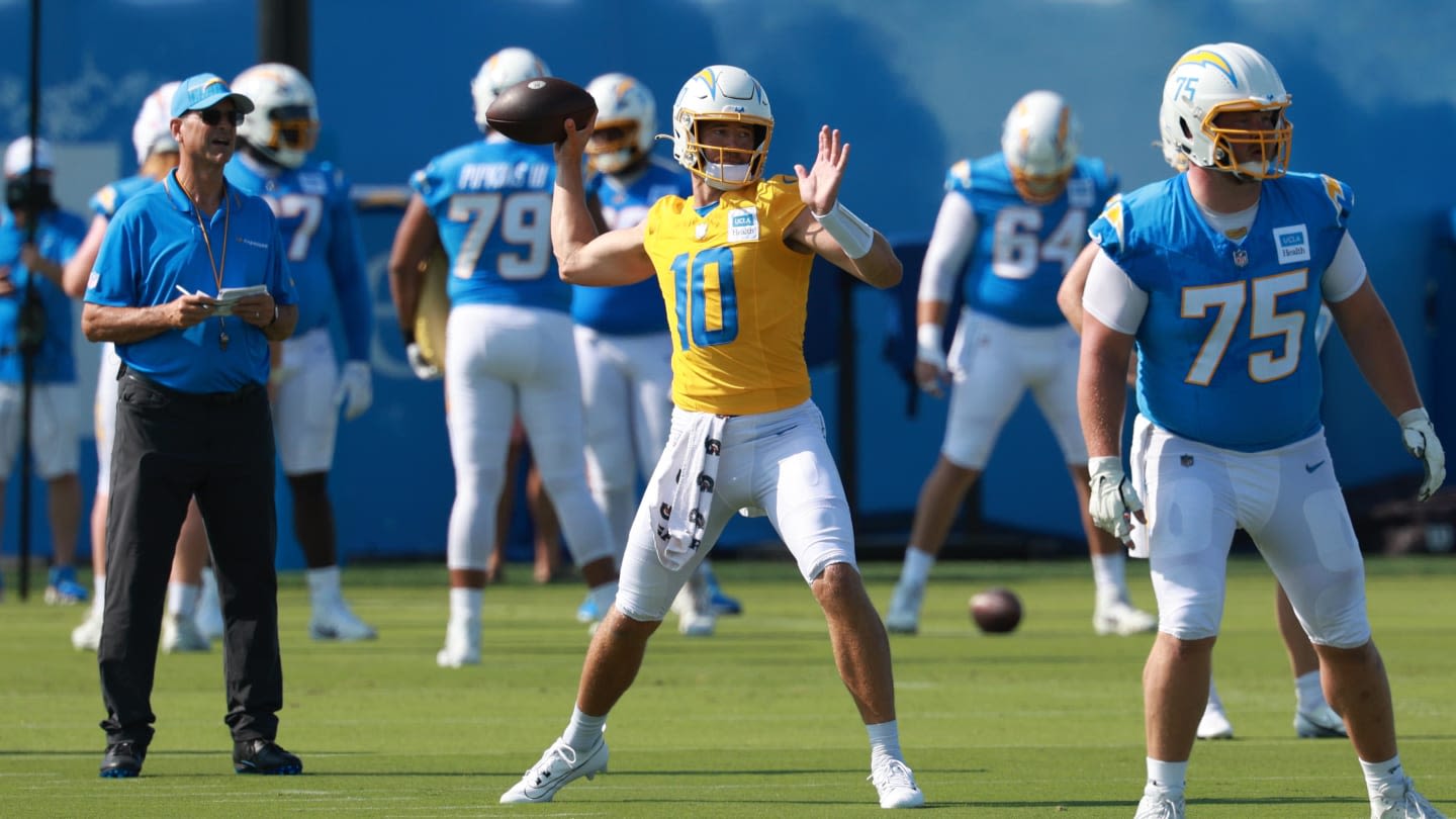 Oregon Ducks, LA Chargers QB Justin Herbert Impressing Early in Training Camp