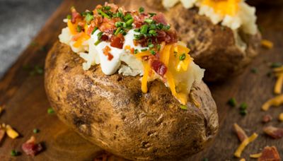 This Celebrity Chef Makes The Absolute Best Baked Potato Out There