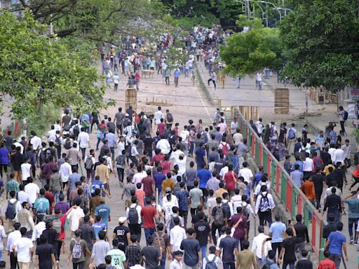 Bangladesh shuts universities, colleges indefinitely but protests mount - Times of India