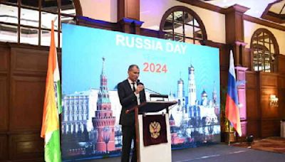 The outgoing Russian consul general said ‘dasvidaniya’ at the Russia Day reception