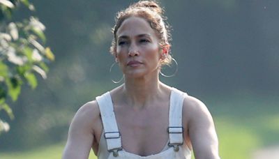 Jennifer Lopez spends wedding anniversary with manager