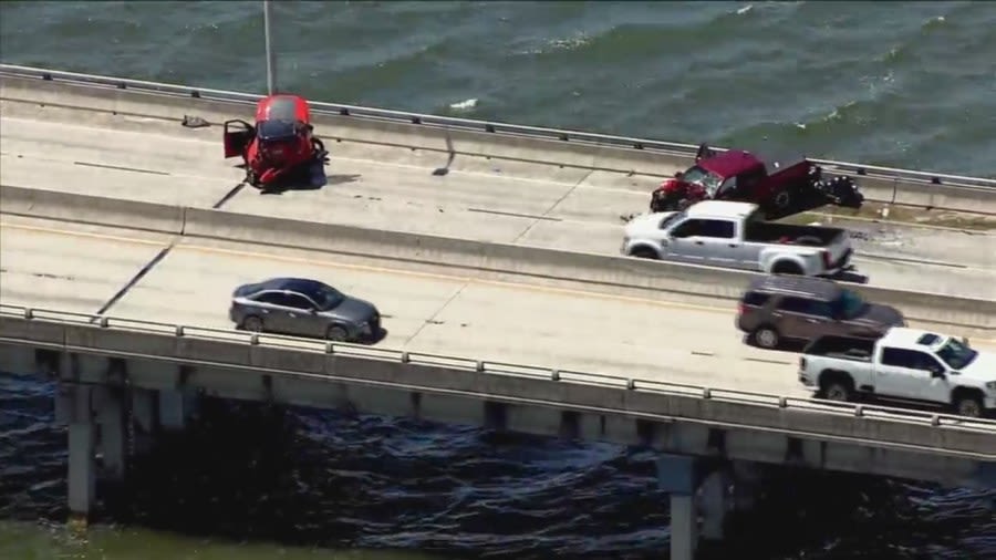 4 hospitalized after crash on Courtney Campbell Causeway