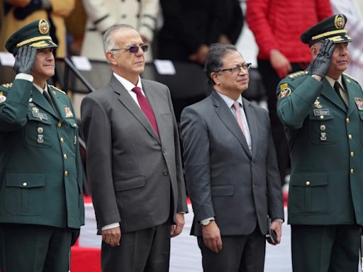 Colombia replaces scandal-plagued army chief