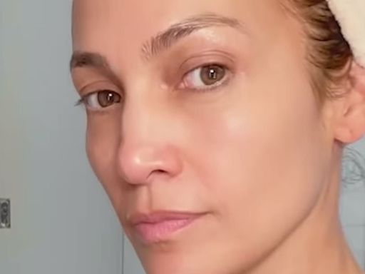 Jennifer Lopez poses makeup free in lingerie before birthday