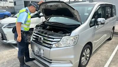 北上消費｜警放蛇打擊跨境白牌車 今拘3名本地男司機 荃灣去珠海索價2000元