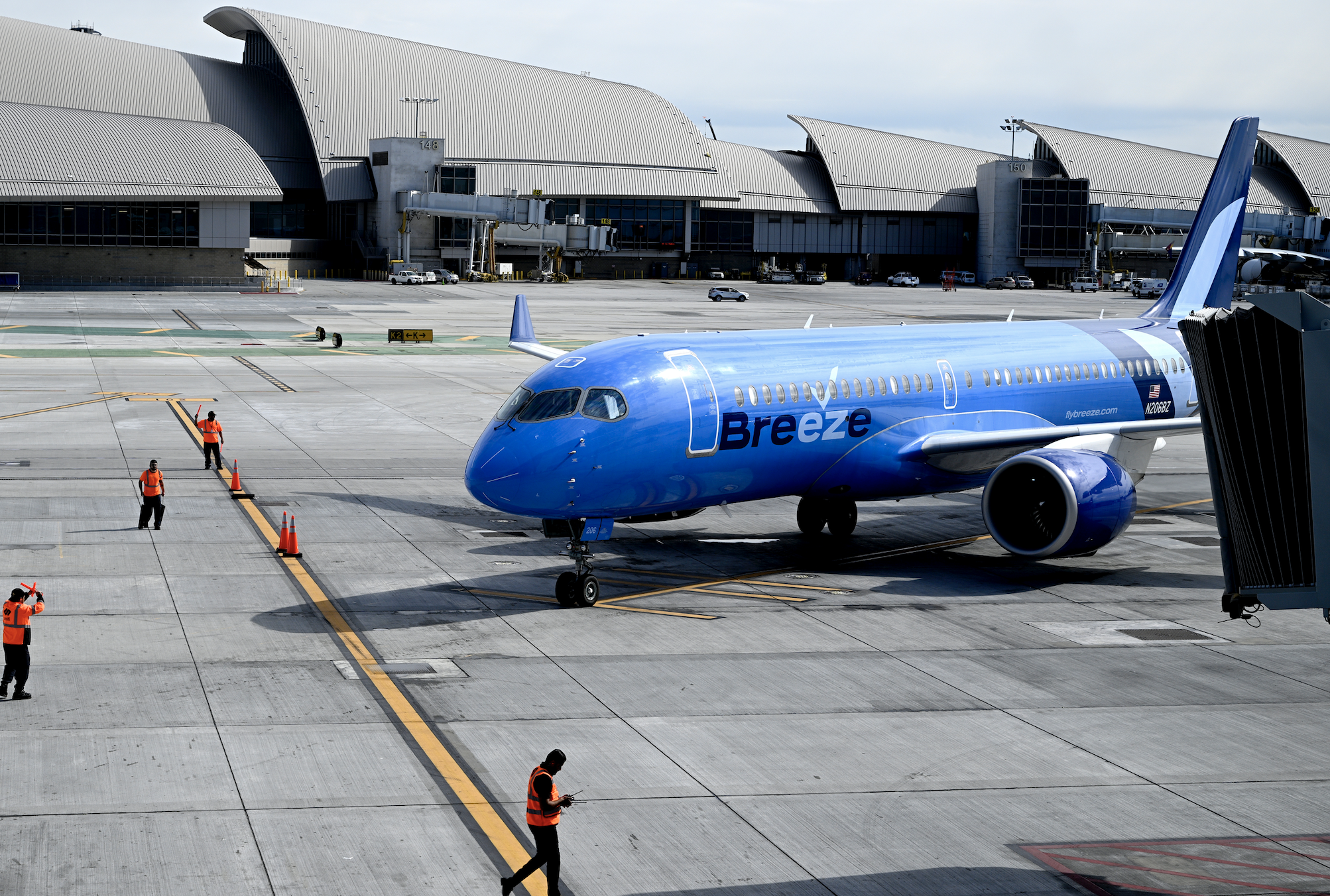Budget airline at SFO slashes fares for the next 2 days only