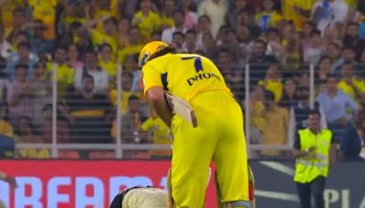 Fan Invades Pitch To Touch MS Dhoni's Feet. What Happens Next - Watch | Cricket News