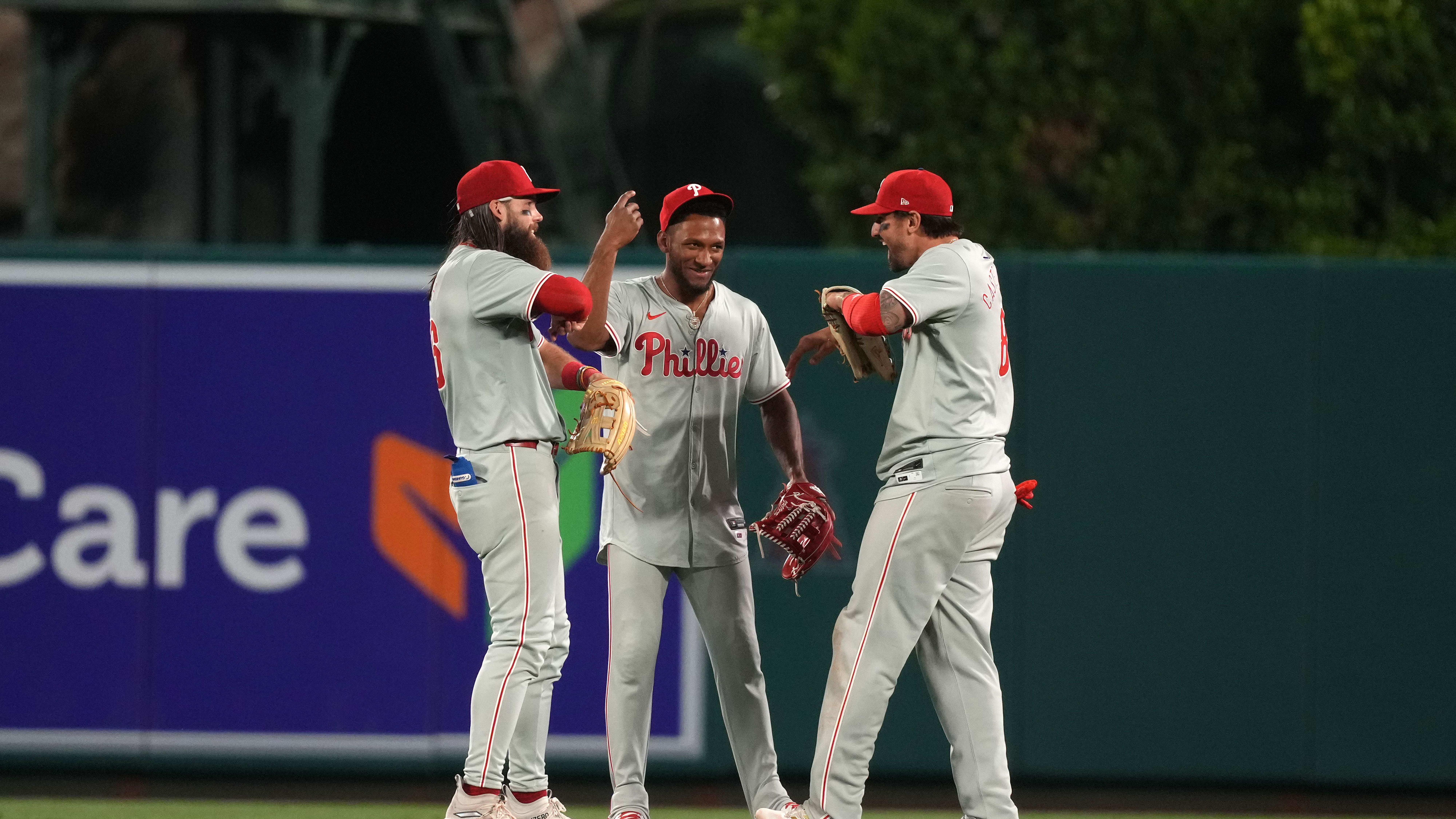 Earthquake Interrupts Angels-Phillies Game at Angel Stadium