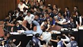 立法院大亂鬥登外媒 路透：台灣是喧鬧民主國家