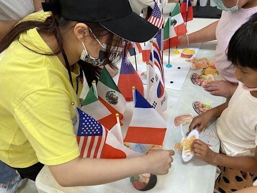 弘光科大餐旅系學生暑假環台義煮 設計小遊戲 (圖)