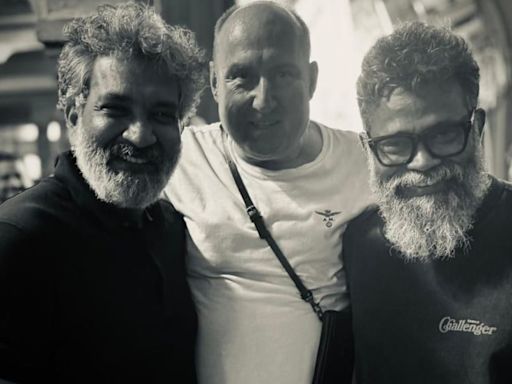 An ICONIC picture! Sukumar with S. S. Rajamouli during his visit on the sets of the most anticipated film Pushpa 2: The Rule!