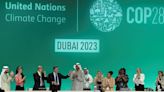 Países llegan a un acuerdo para abandonar los combustibles fósiles, en la COP28
