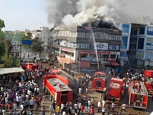 Incendio en una zona de juegos en India deja 16 muertos; la mayoría son niños