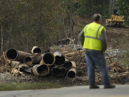 A week after Helene hit, thousands still without water struggle to find enough