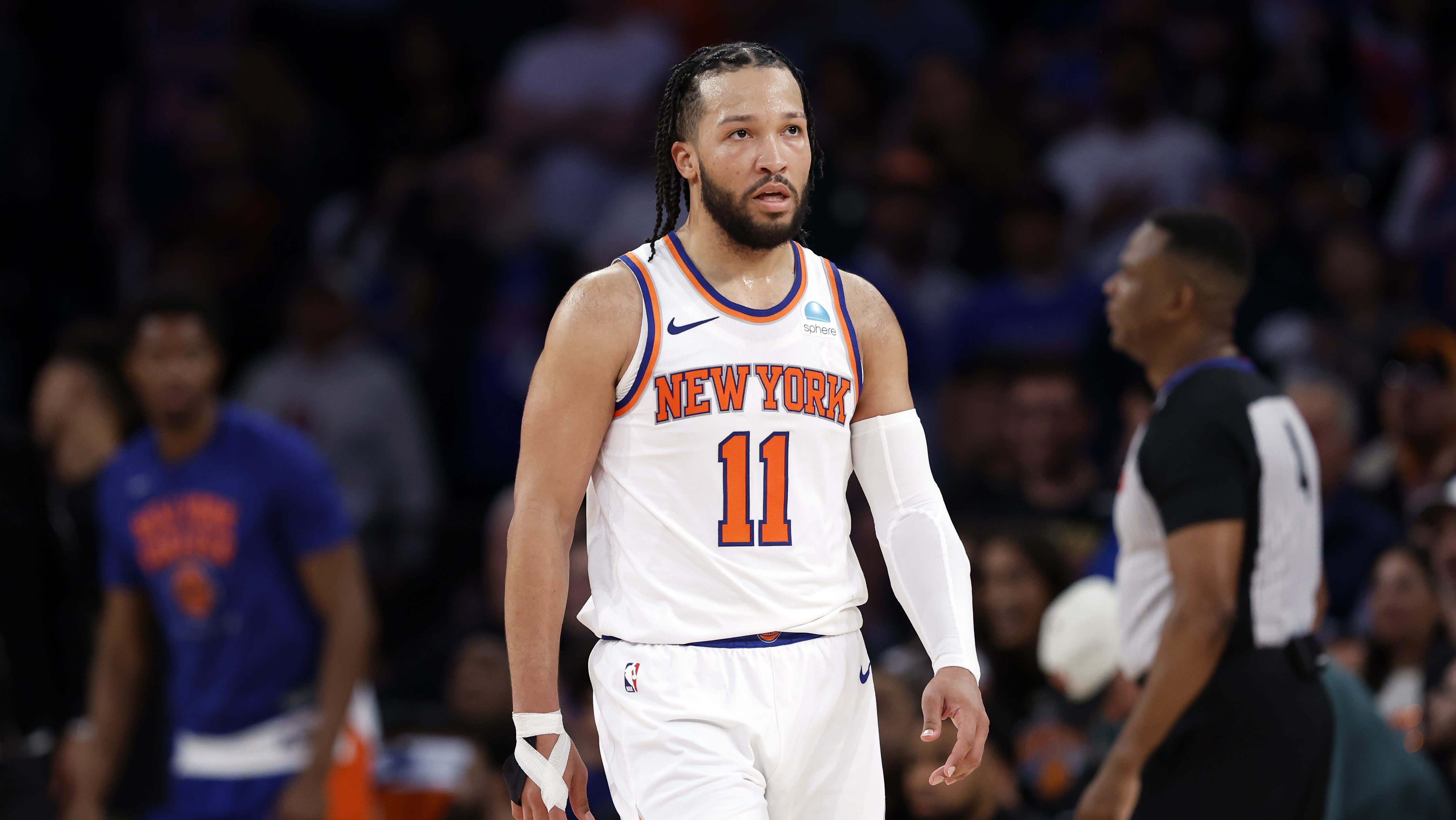 Jalen Brunson Brings Out a Steel Chair at WWE Smackdown