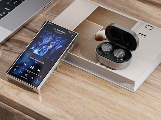 FiiO’s New M23 Digital Audio Player Lets You Listen On The Move Without Compromise