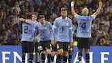 0-2. Uruguay, con Bielsa a la cabeza, asesta un 'Bombonerazo’ y acaba invicto del campeón