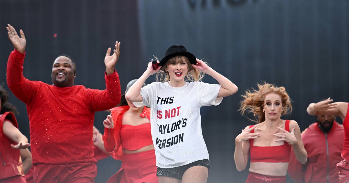 Fans Say it ‘Feels Illegal to See’ Behind-the-Scenes Moment of Taylor Swift's Eras Tour