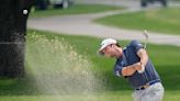 Davis Riley has 70-minute wait before last putt in bogey-free 2nd round for lead at Colonial