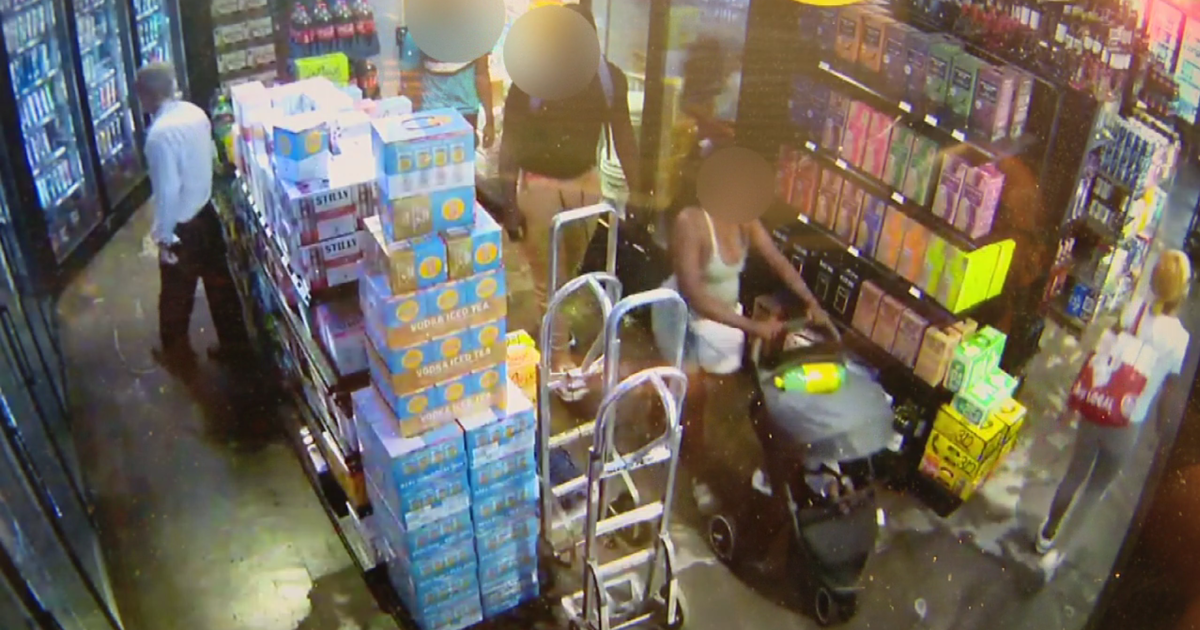 Northwest Side Chicago liquor store hires security after thieves keep coming back