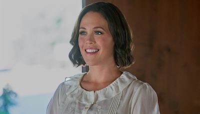 Erin Krakow’s Boyfriend Is Her When Calls the Heart Co-Star: See Who She’s Dating in Real Life