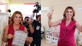 Gobernadora de Baja California Marina del Pilar acude a ejercer su derecho al voto
